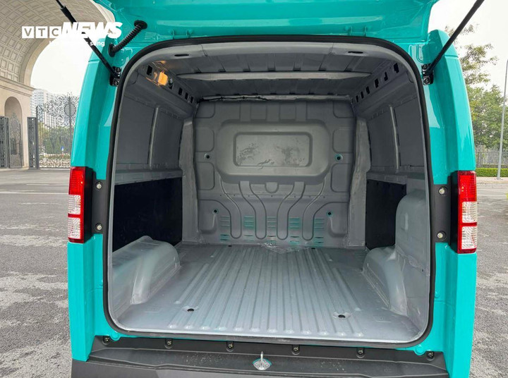 Khoang hành lý phía sau xe tải EC Van Khoang hành lý phía sau xe tải EC Van