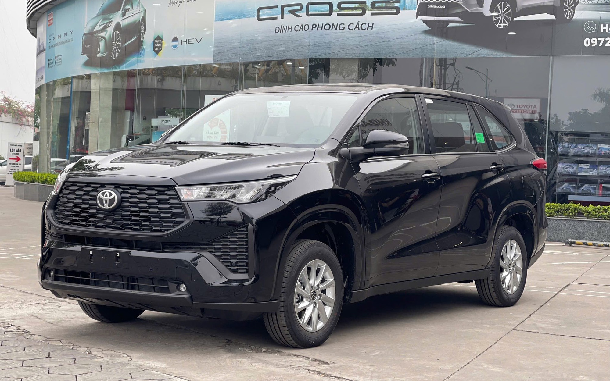 Toyota Innova Cross 2.0G Toyota Innova Cross 2.0G