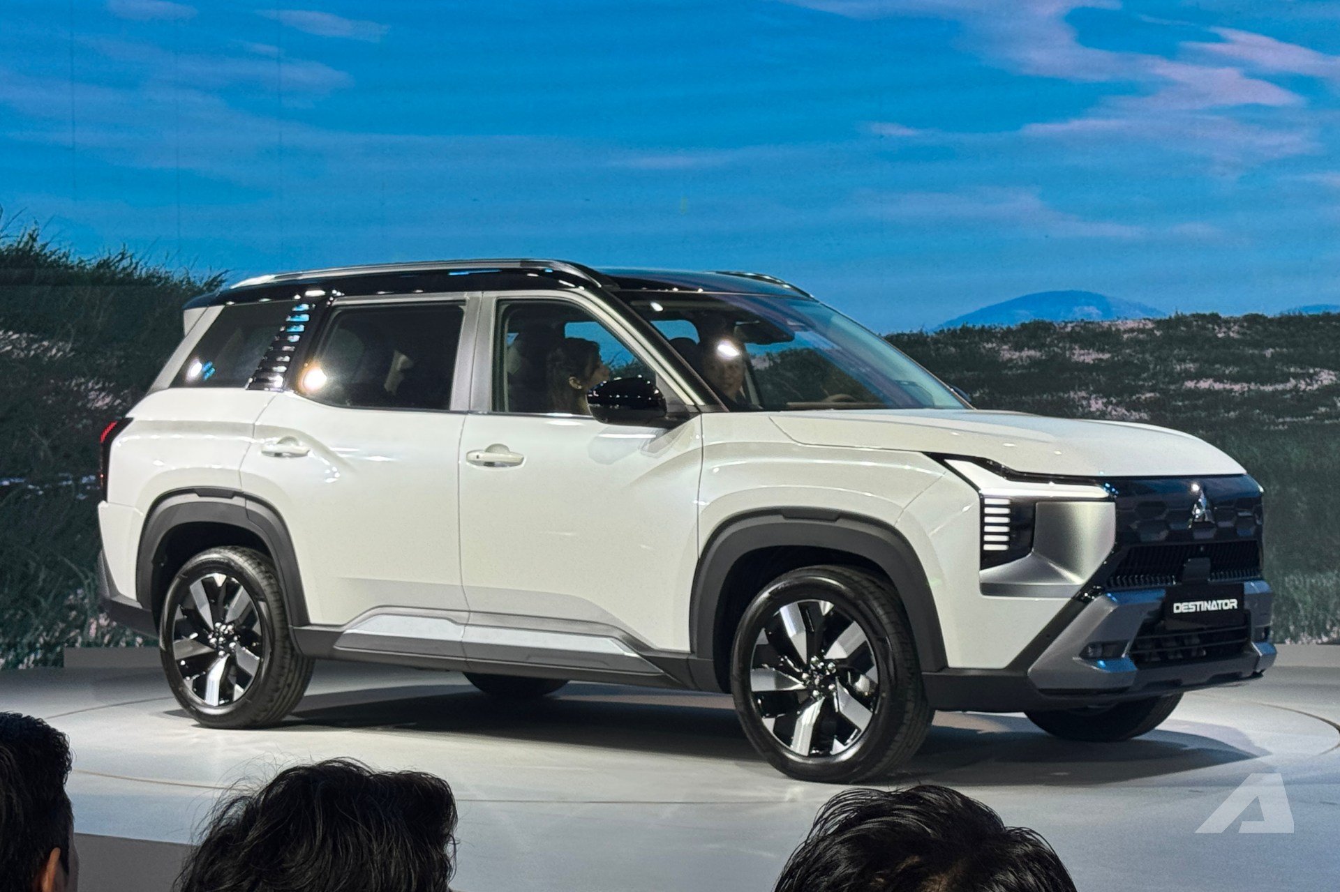 Mitsubishi Destinator ra mắt Việt Nam: Giá sau giảm từ 739 triệu đồng, 2 bản đều có ADAS, dễ thế chỗ Outlander cạnh tranh CX-5, Tucson- Ảnh 2. Ngoại thất Mitsubishi Destinator