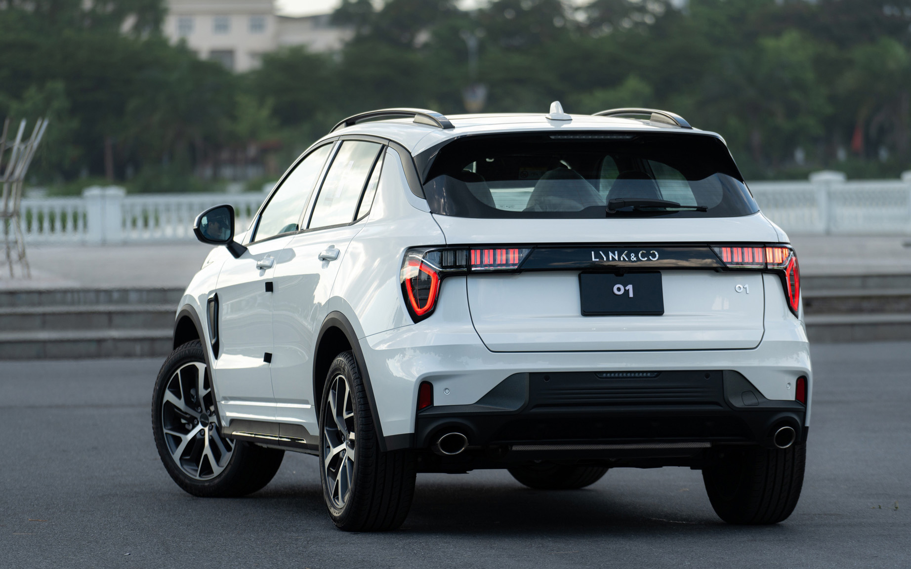 Nội thất Lynk & Co 01 Hyper tiêu chuẩn Tiện nghi giảm so với bản cao cấp Hyper Pro