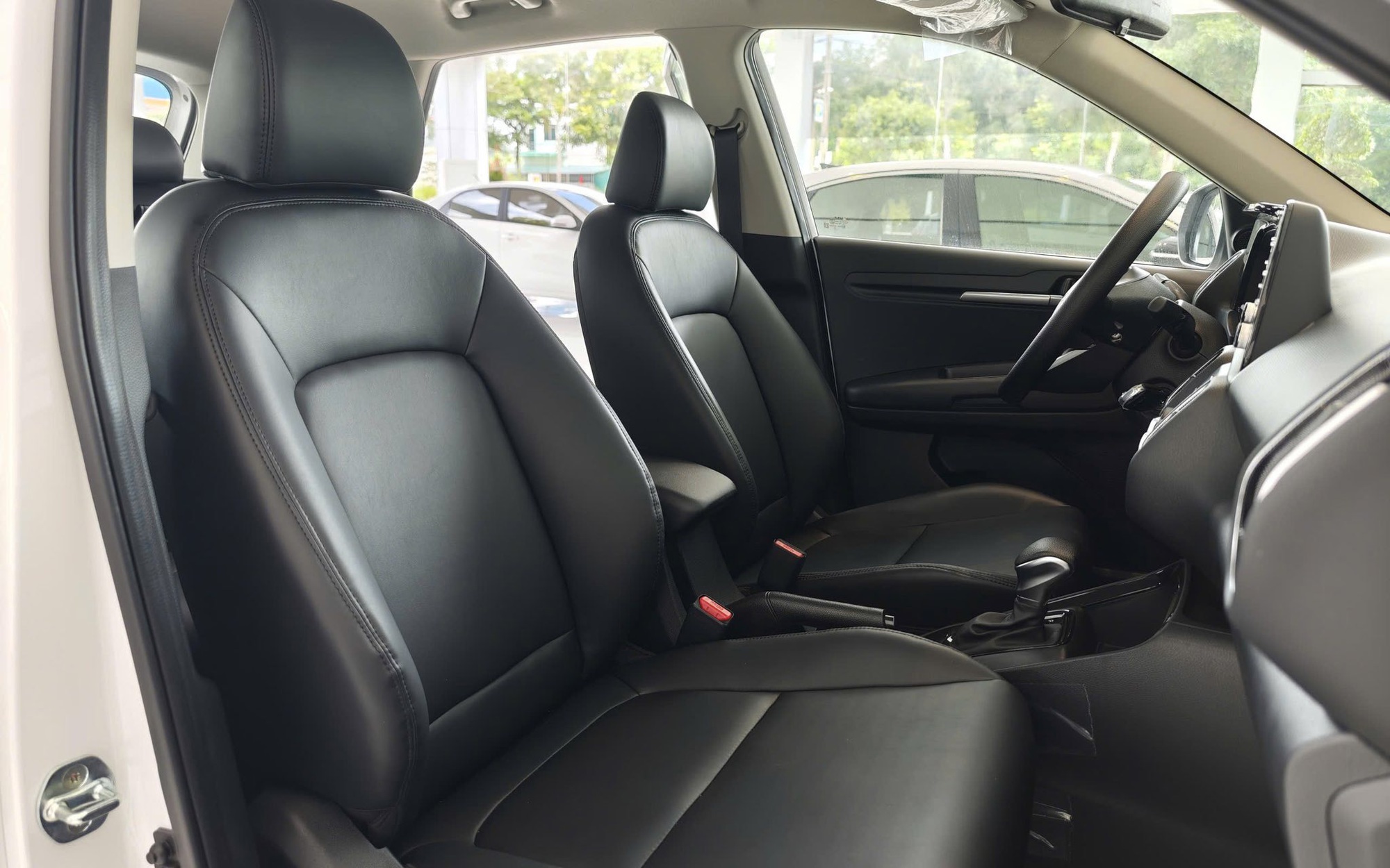 Ngoại thất Kia Sonet 1.5 AT Các chi tiết ngoại thất Kia Sonet tiêu chuẩn